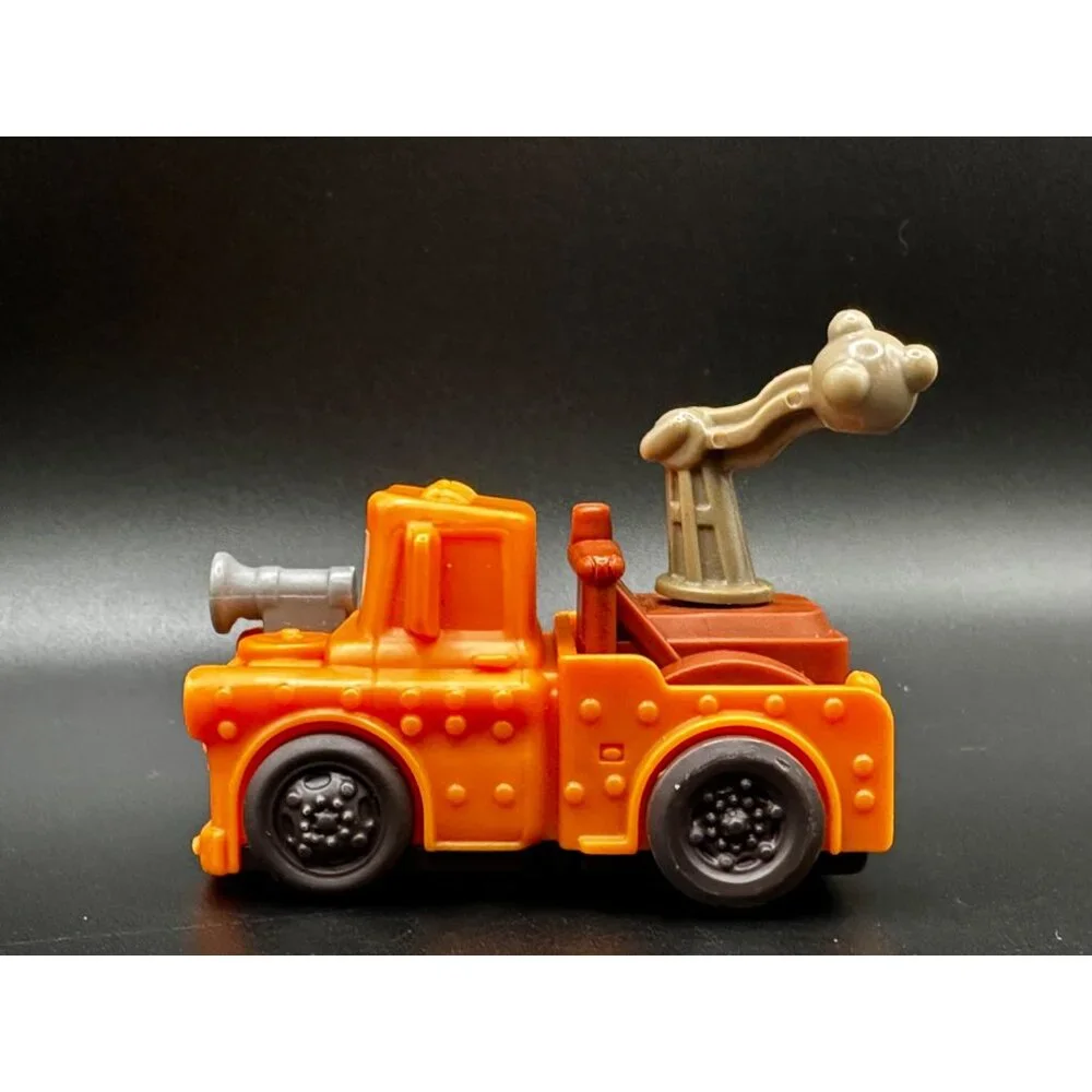 Disney Pixar Cars On the Road Tow Mater Toy Truck‎ Figure McDonald’s Kids Meal